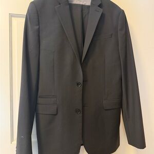 Men’s 2-piece wool-blend suit from Express Jacket 38L / Pants 32W 36L Slim Fit
